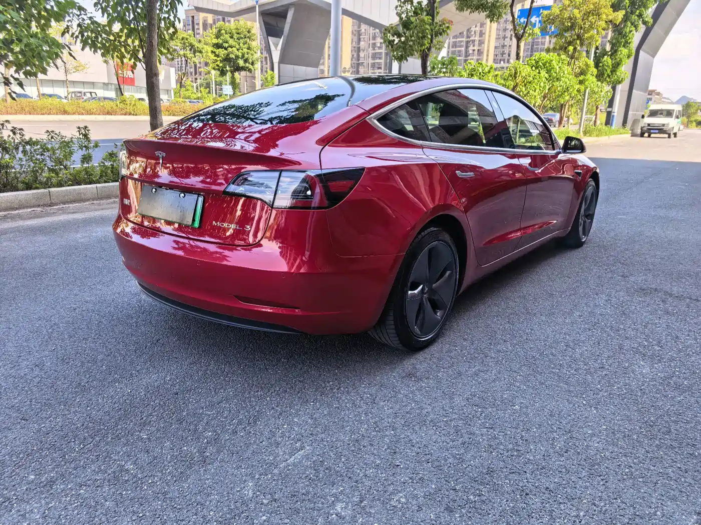 Фото 3 - Tesla Model 3