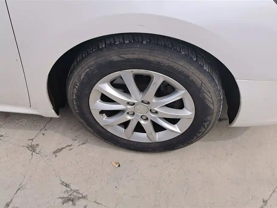 Peugeot 508 2015 2.0L Automatic Zhiyi Edition фото 6