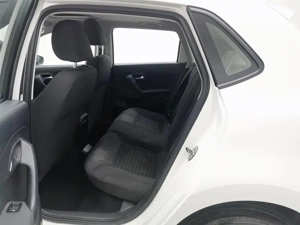 Volkswagen Polo 2016 1.6L Automatic Comfort фото 15