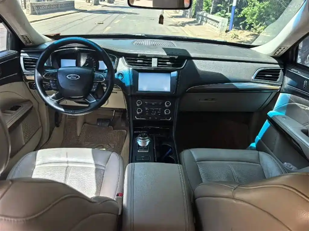 Ford Taurus 2016 EcoBoost 180 Luxury фото 4