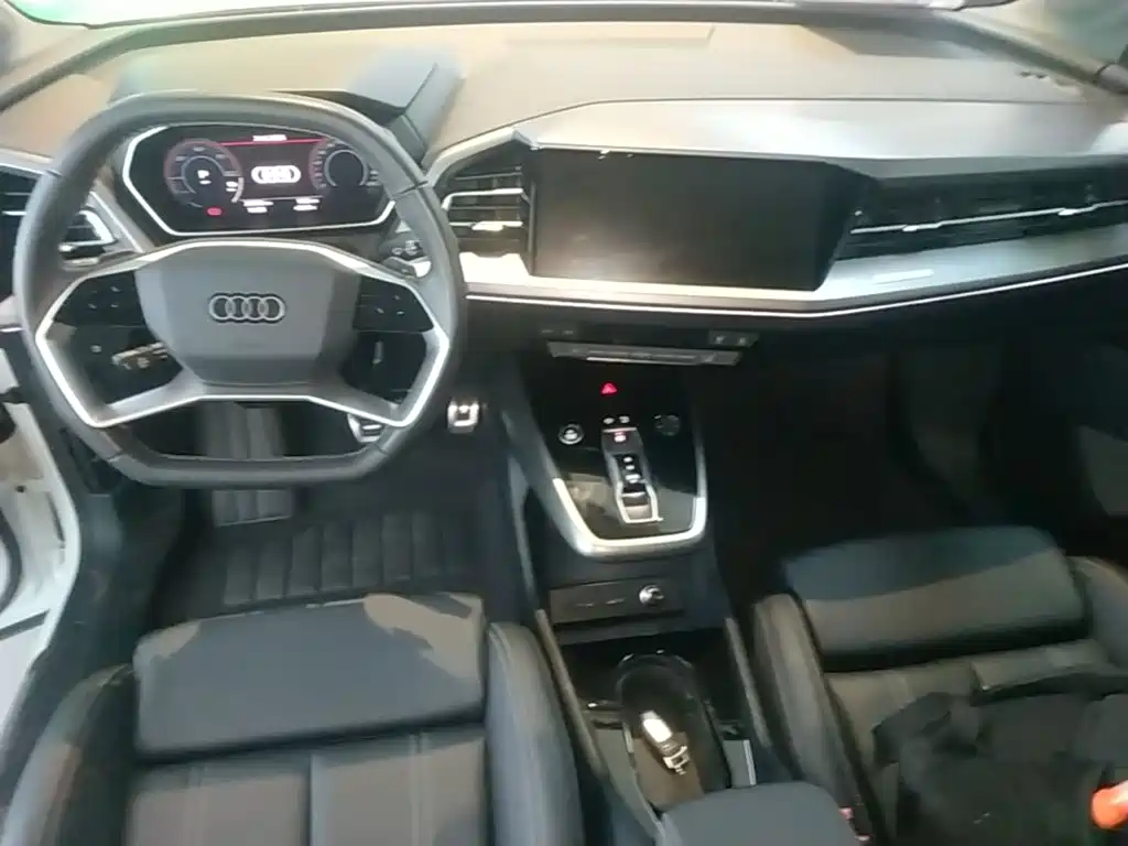 Audi Q4 e-tron 2025 2024 40 e-tron Pioneer Edition