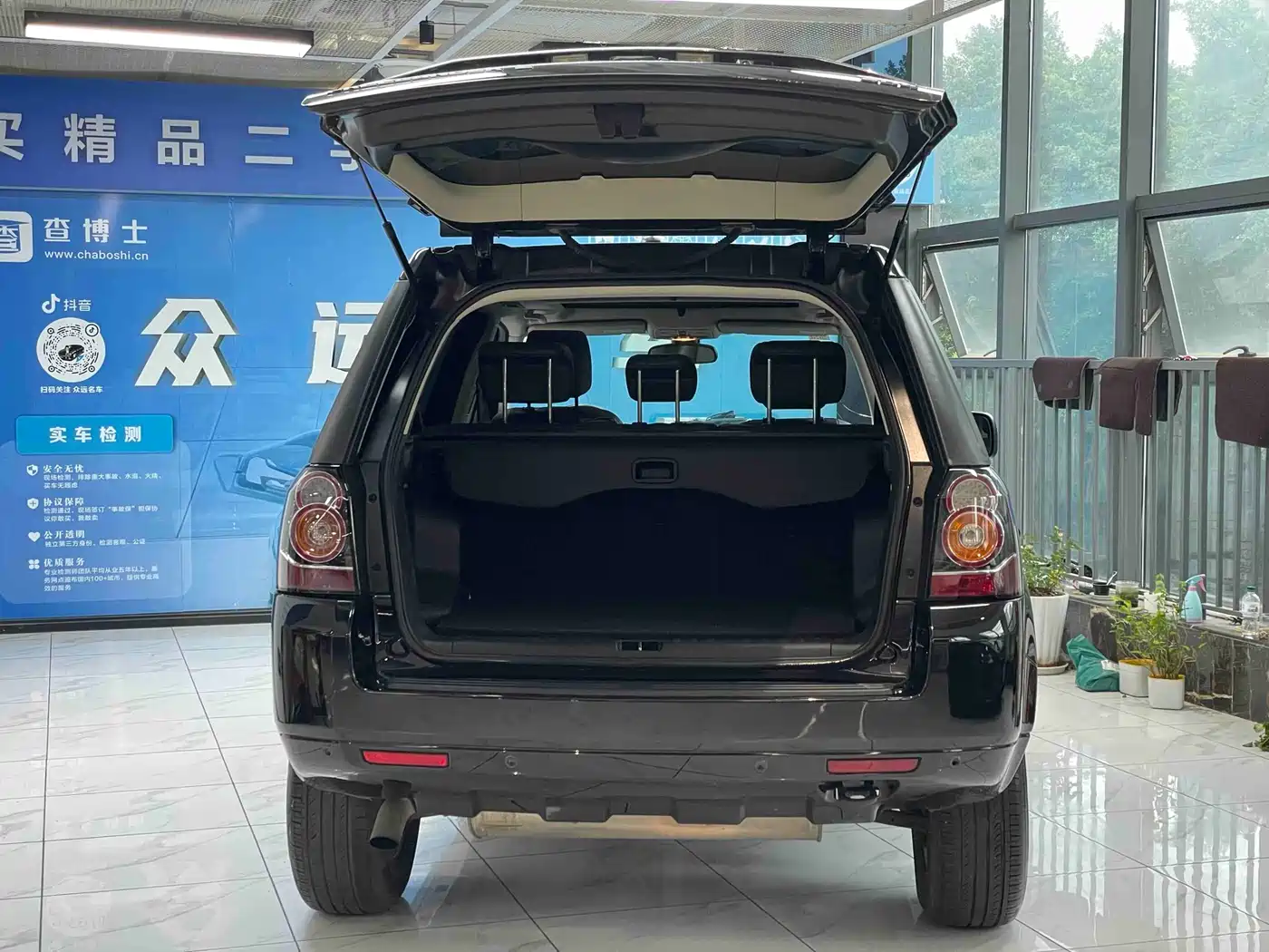 Land Rover Freelander 2 2014 2.2T SD4 SE Diesel Edition фото 12