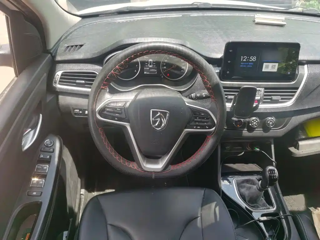 Baojun 730 2020 2019 1.5L Manual Fashion Edition 7-Seater China VI