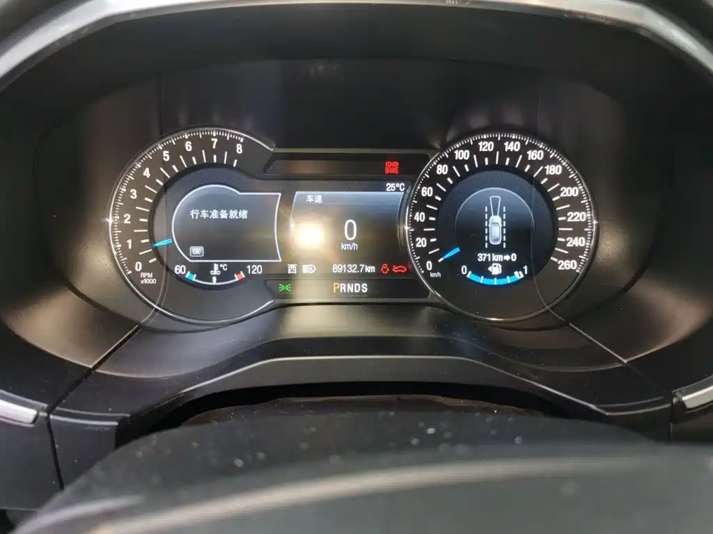 Фото 8 - Ford Edge