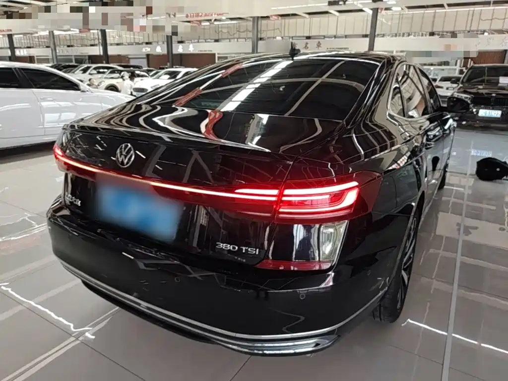 Фото 7 - Volkswagen Passat