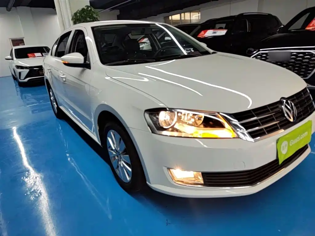 Volkswagen Lavida 2013 Facelift Classic 1.6L Automatic Comfort фото 4