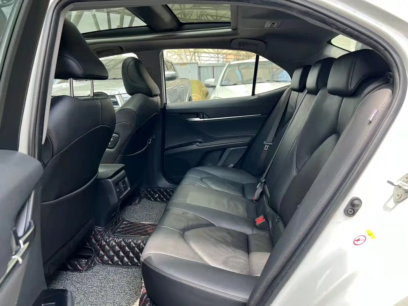 Toyota Camry 2018 2.5G Luxury Edition фото 5