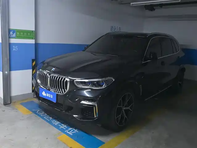 BMW X5 2022 Model xDrive 40Li M Sport Package