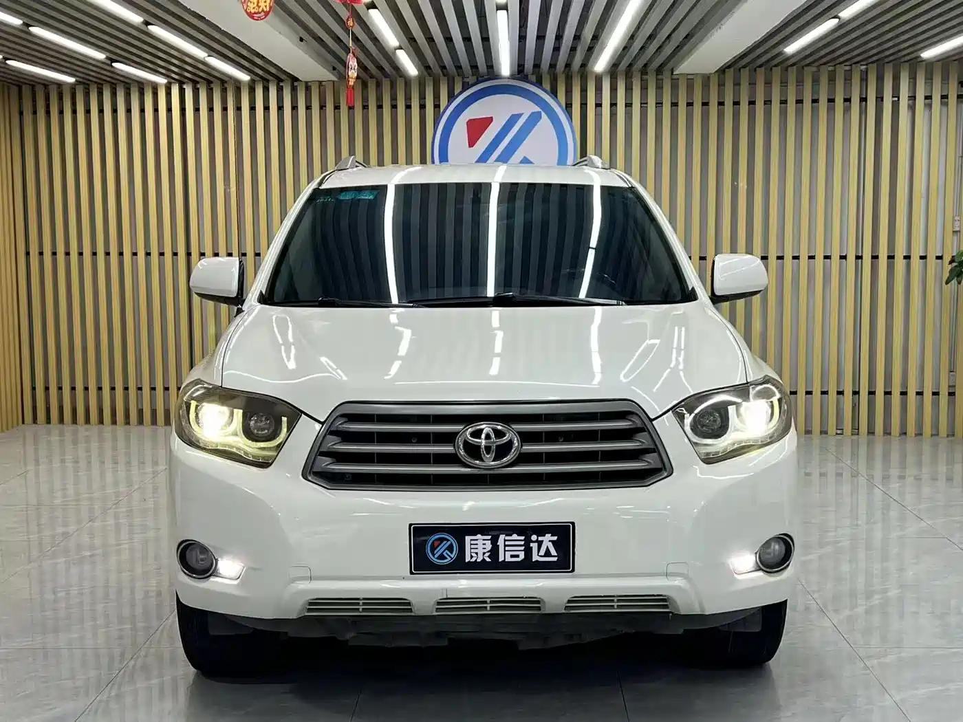 Фото 2 - Toyota Highlander