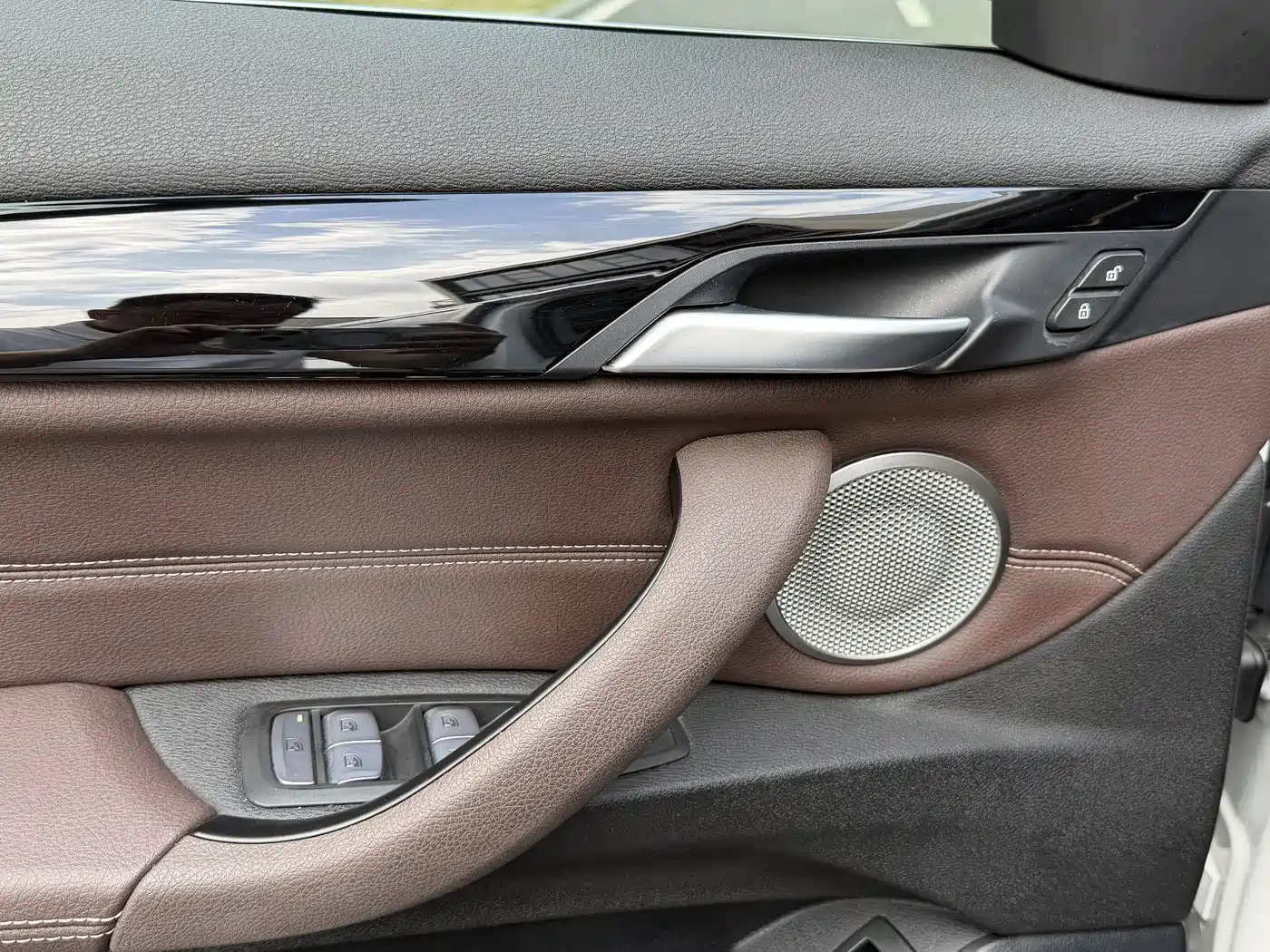 BMW X1 2022 sDrive25Li Leading фото 9