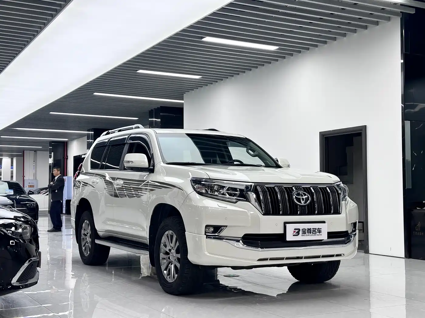 Toyota Prado 2019 3.5L Automatic TX-L Zunxiang Edition фото 3