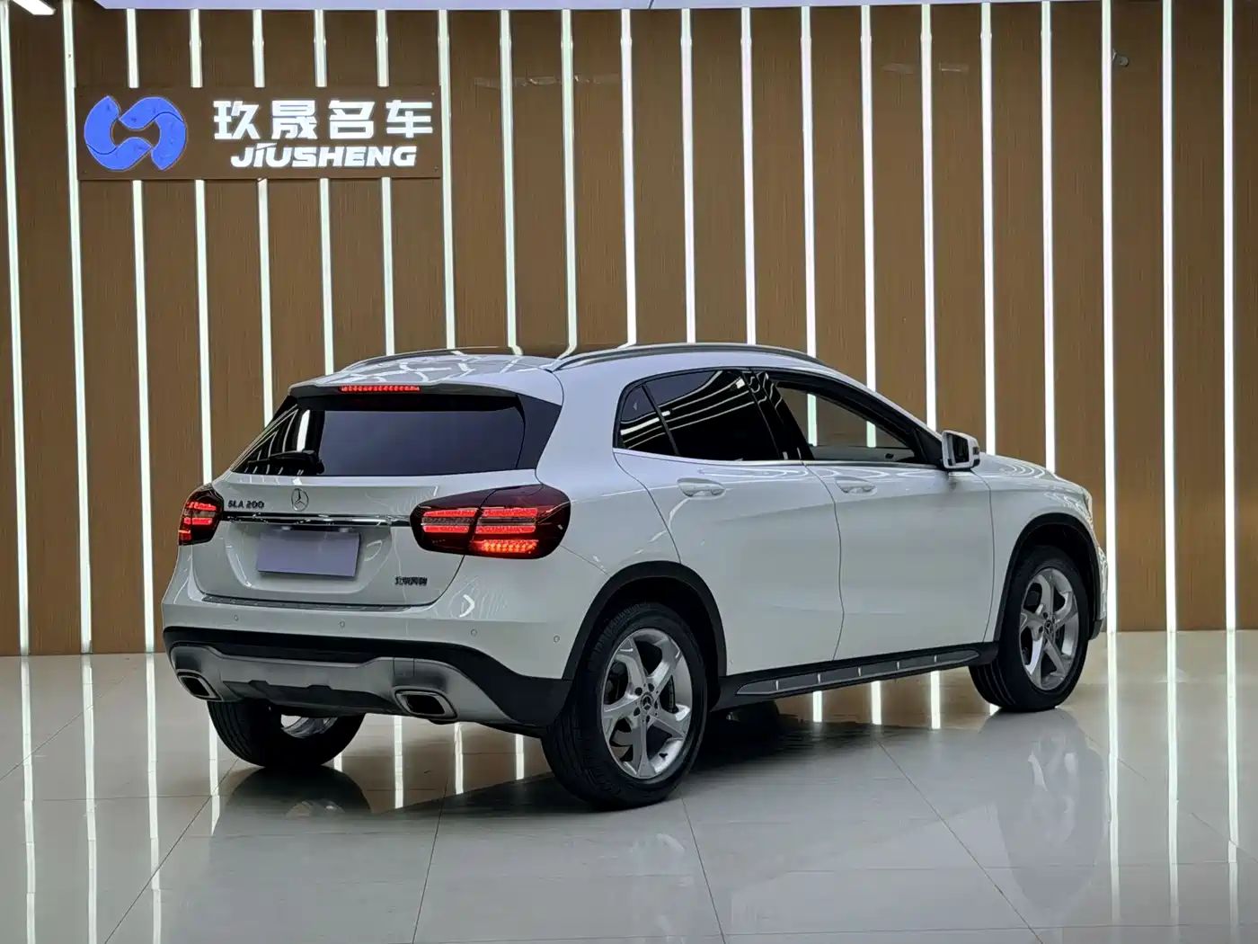 Mercedes-Benz GLA 2018 GLA 200 Dynamic фото 21