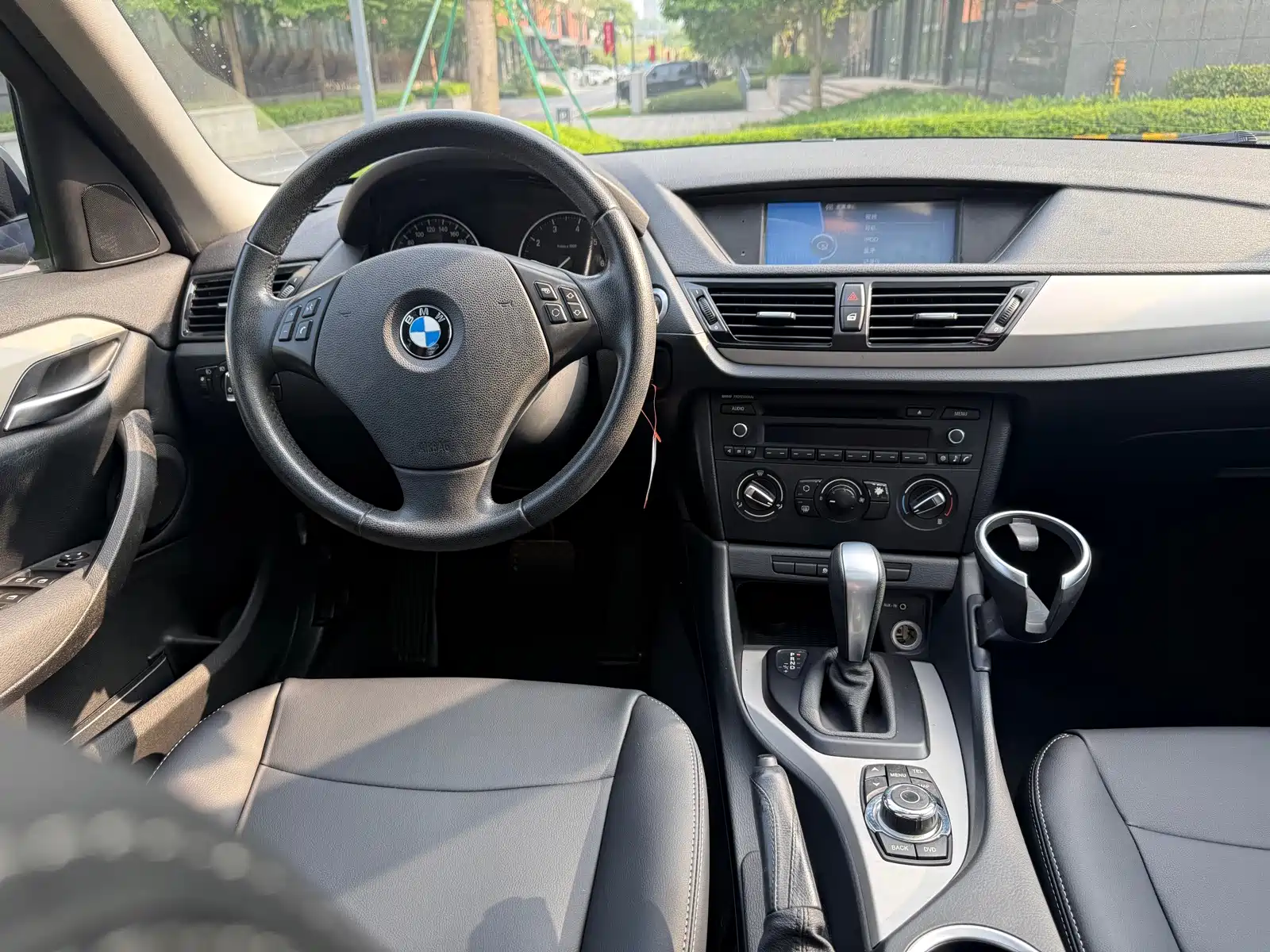 Фото 8 - BMW X1