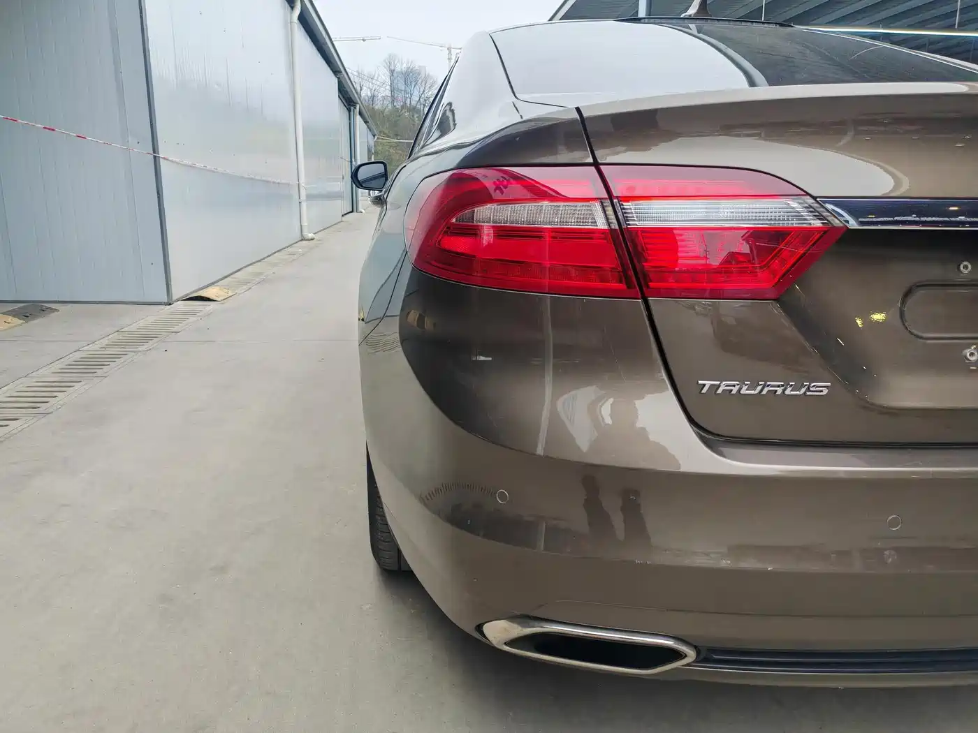 FORD TAURUS