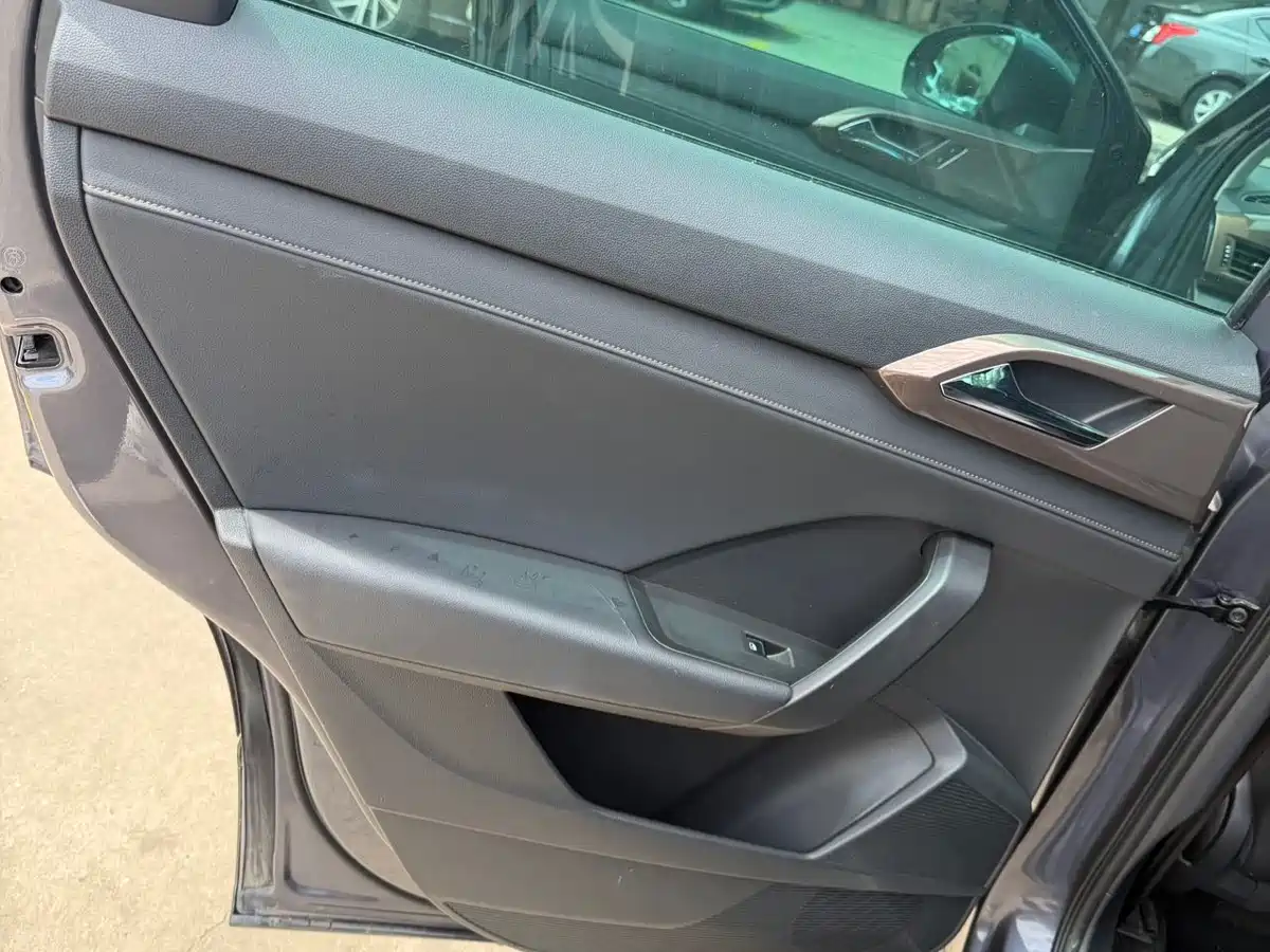 Volkswagen Tharu 2020 280TSI 2WD Luxury Edition China V фото 18