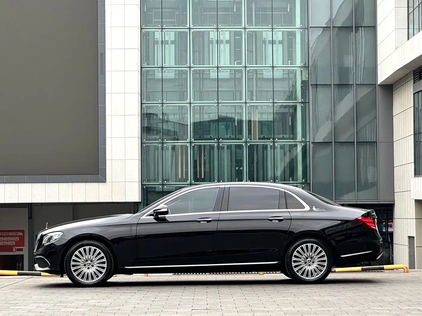Mercedes-Benz E-Class 2020 E 300 L Fashion фото 8