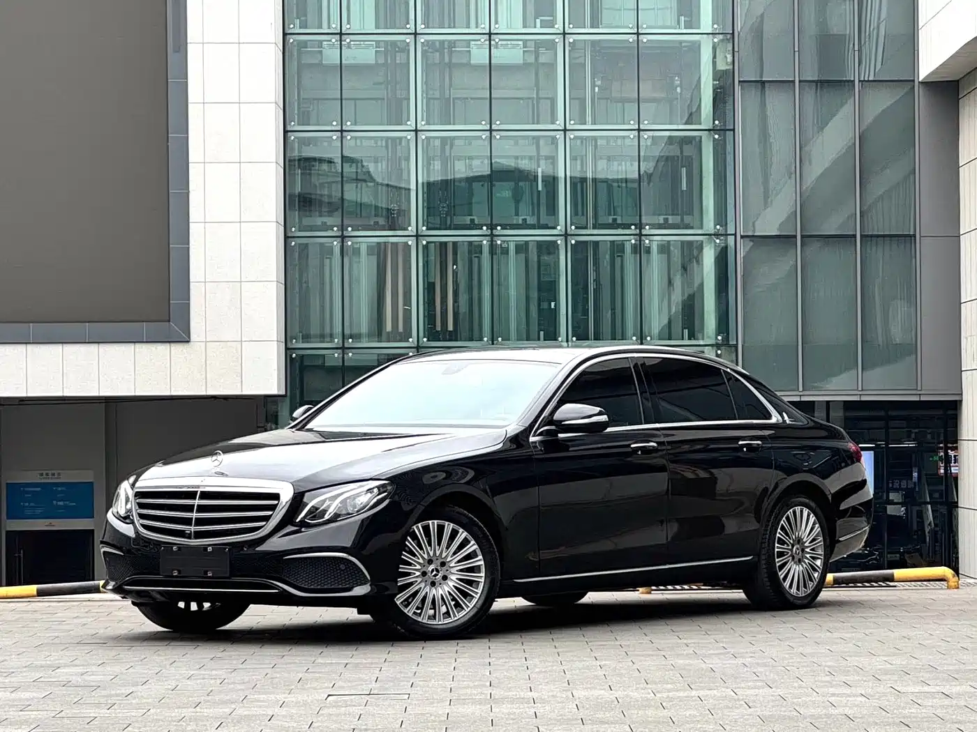 Mercedes-Benz E-Class 2020 E 300 L Fashion