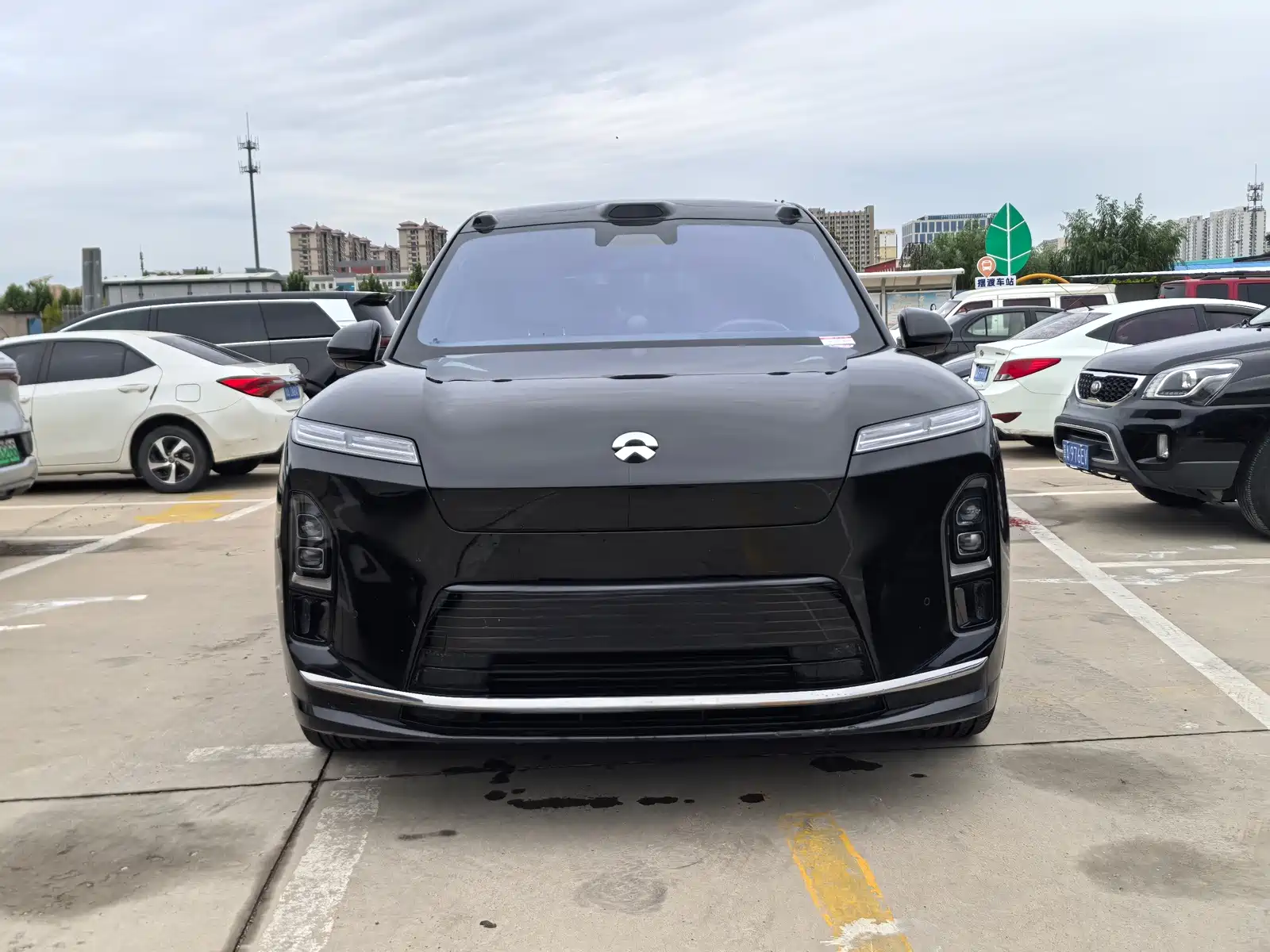 Фото 1 - NIO ES8