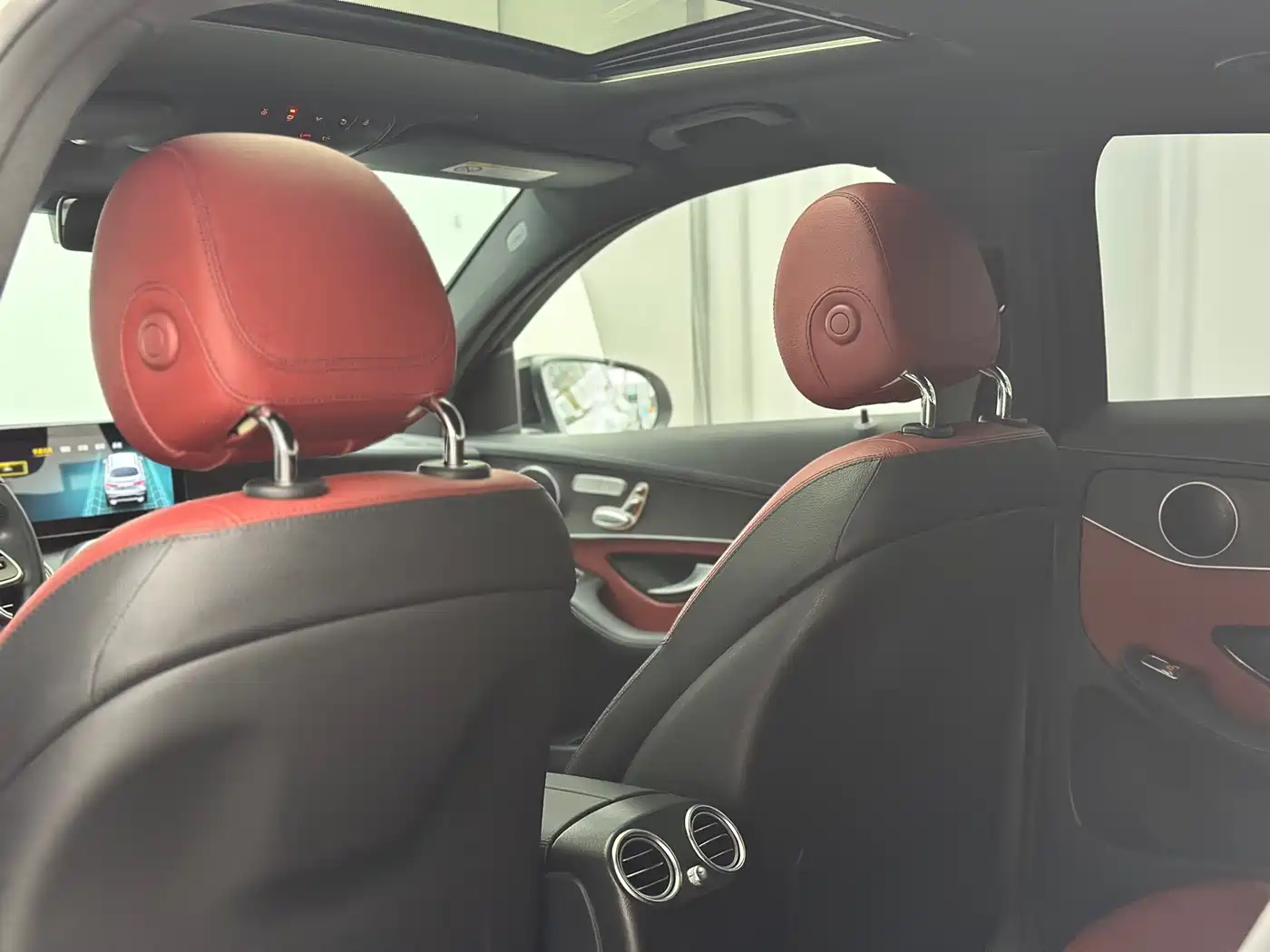 Mercedes-Benz GLC Coupe 2020 GLC 300 4MATIC Coupe SUV фото 30