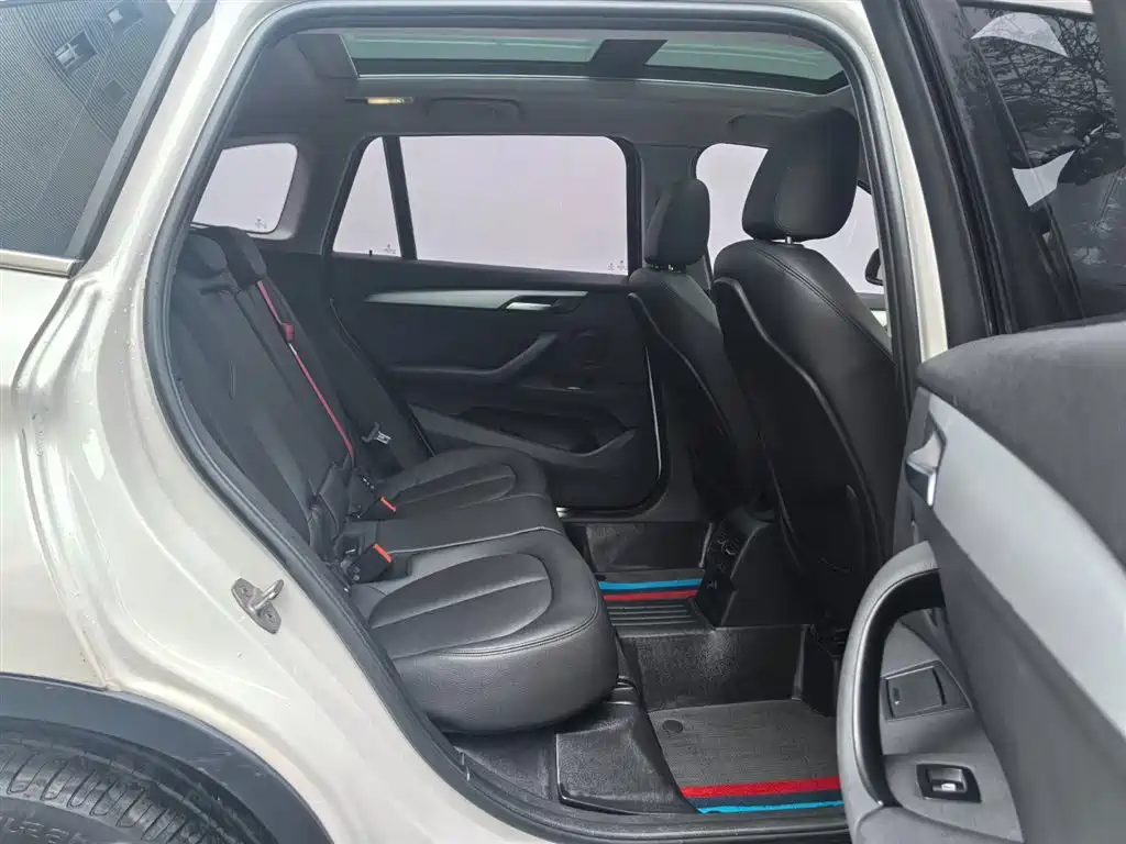 BMW X1 2016 sDrive18Li Fashion Model фото 13