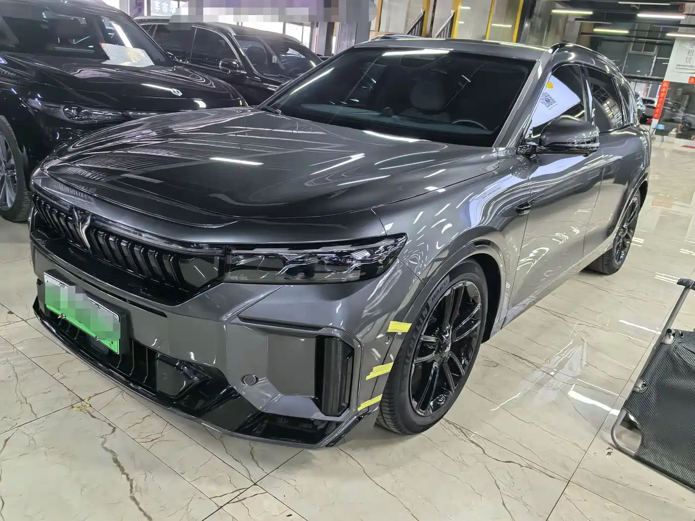  Voyah Auto VOYAH FREE 2025 318 259km 4WD Explorer Edition