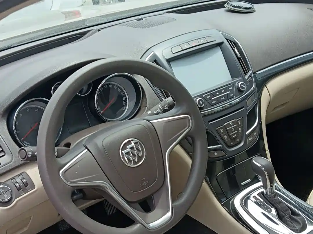 Buick Regal 2015 2.0L Leading Fashion Model фото 10