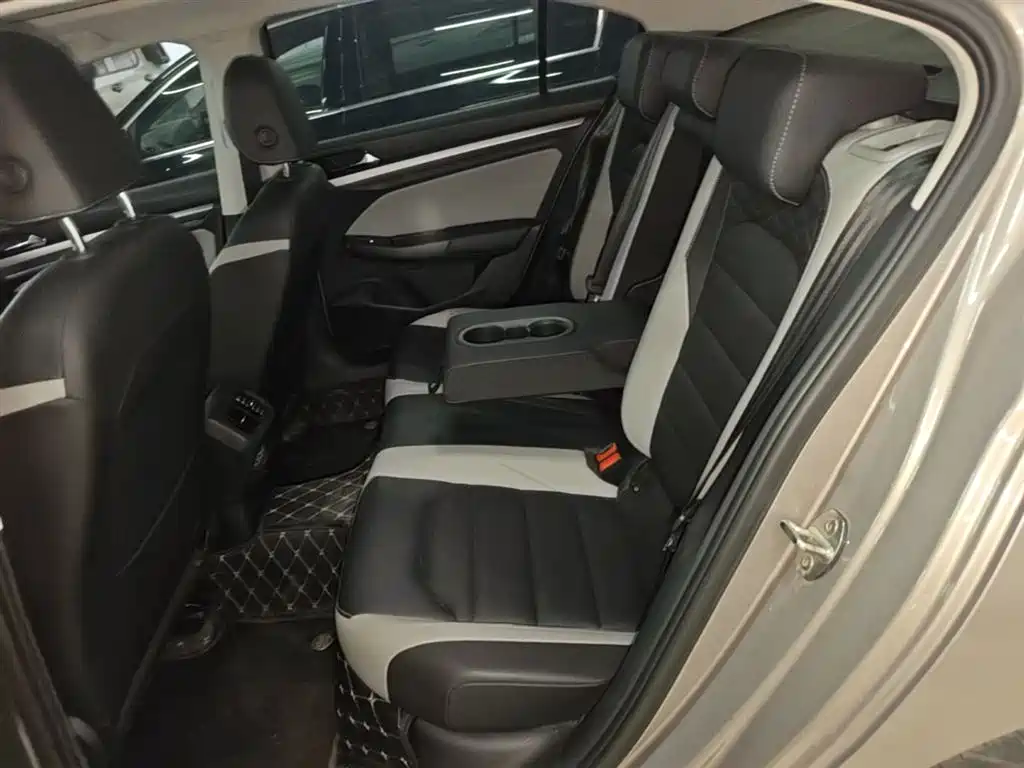 Volkswagen Bora 2023 280TSI DSG Prestige Edition фото 13