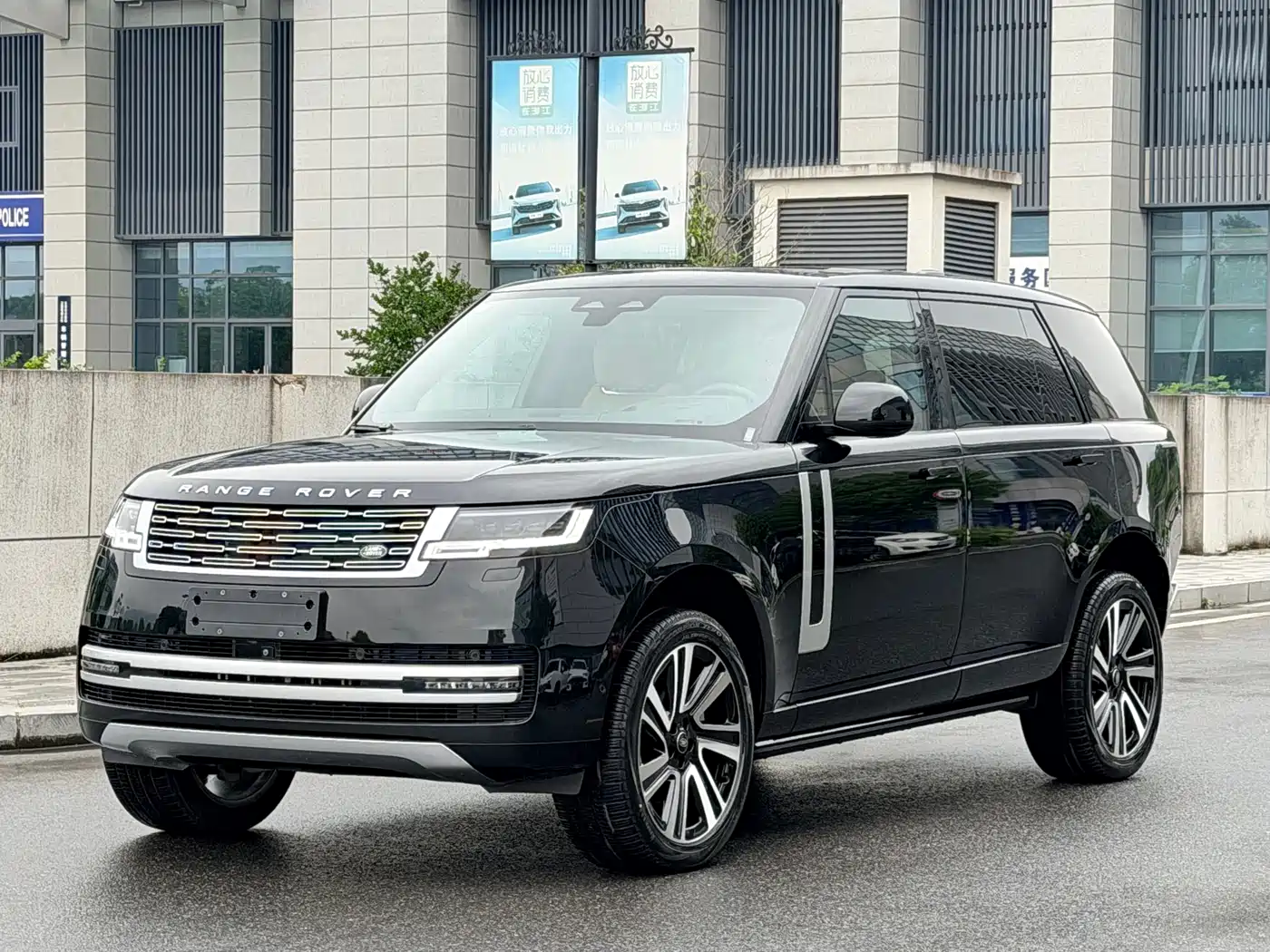 Land Rover Range Rover 2024 2024 3.0 L6 400PS Genesis Extended