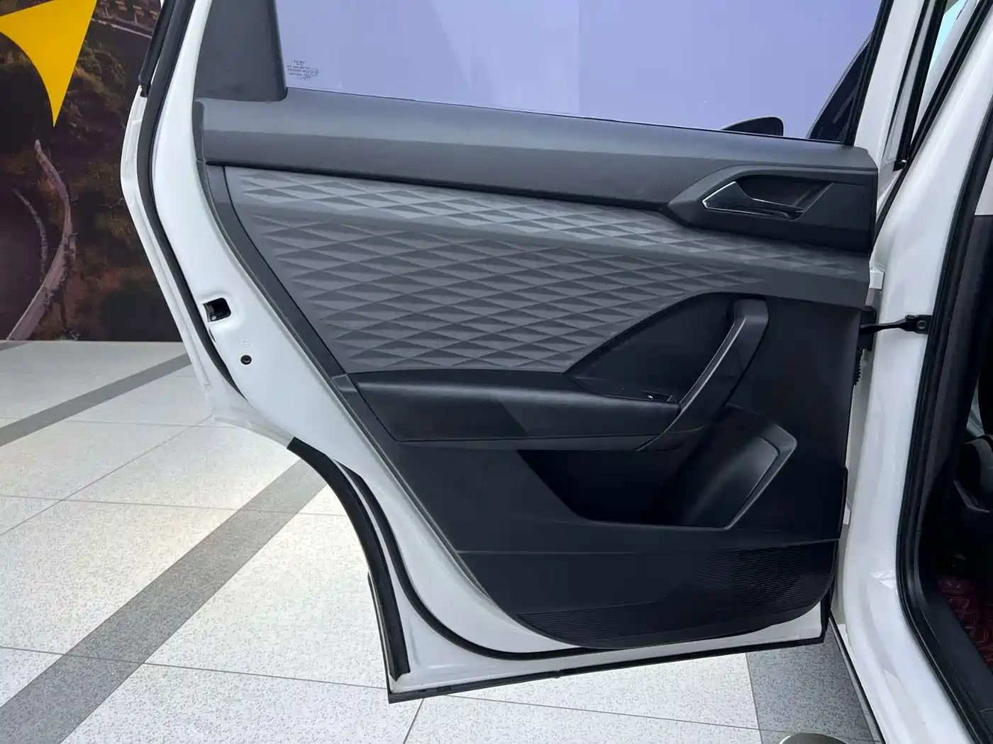 Volkswagen Tharu, миниатюра 11