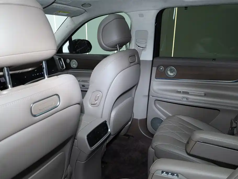 AITO Wenjie AITO M9 2024 Extended Range Ultra 42kWh 6-Seater фото 27
