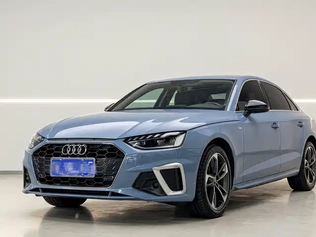 Audi A4L 40 TFSI, Люкс Драйв