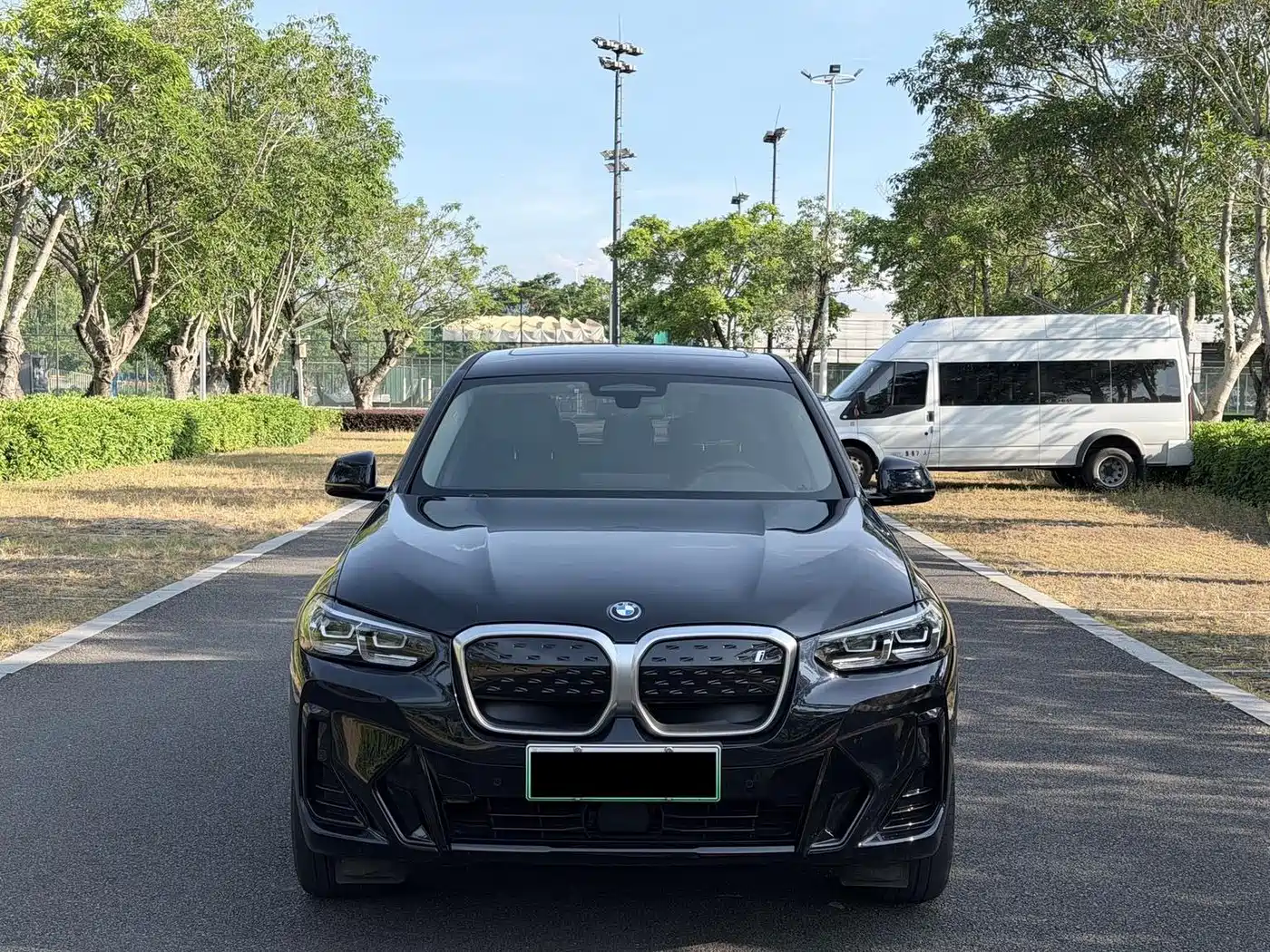 Фото 2 - BMW iX3