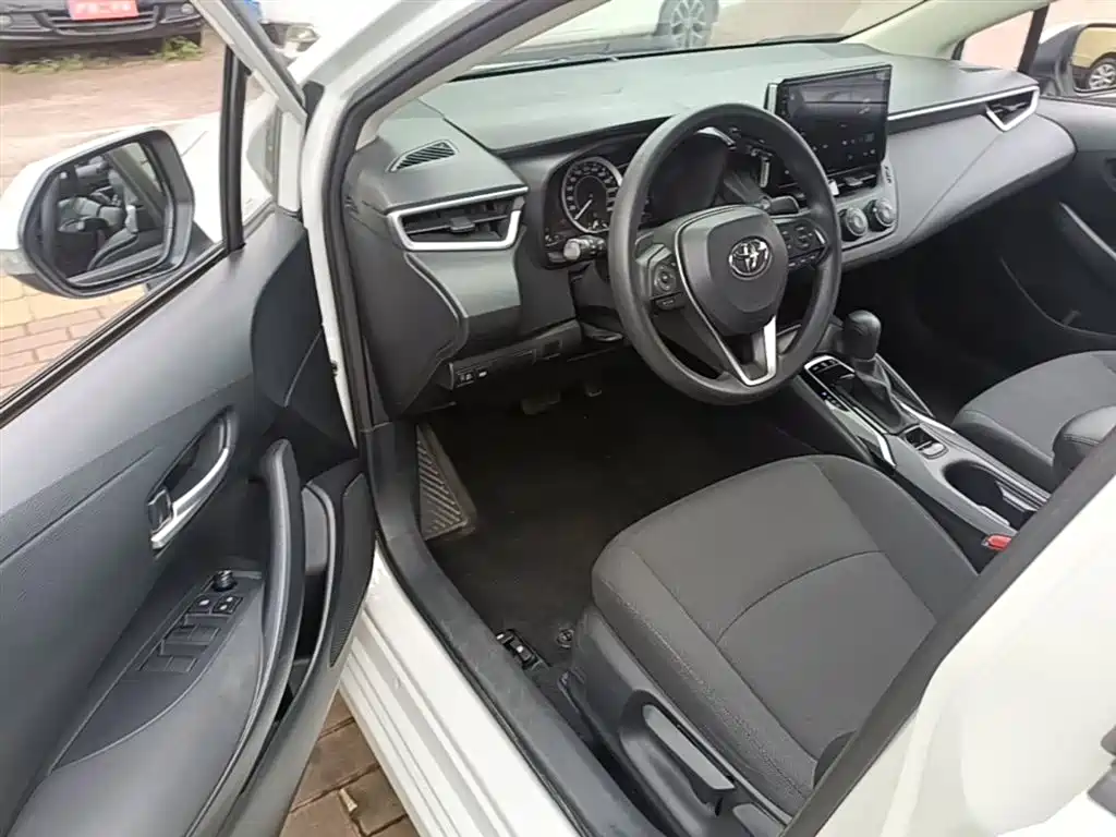 Toyota Corolla 2019 1.2T S-CVT GL Pioneer Edition фото 16