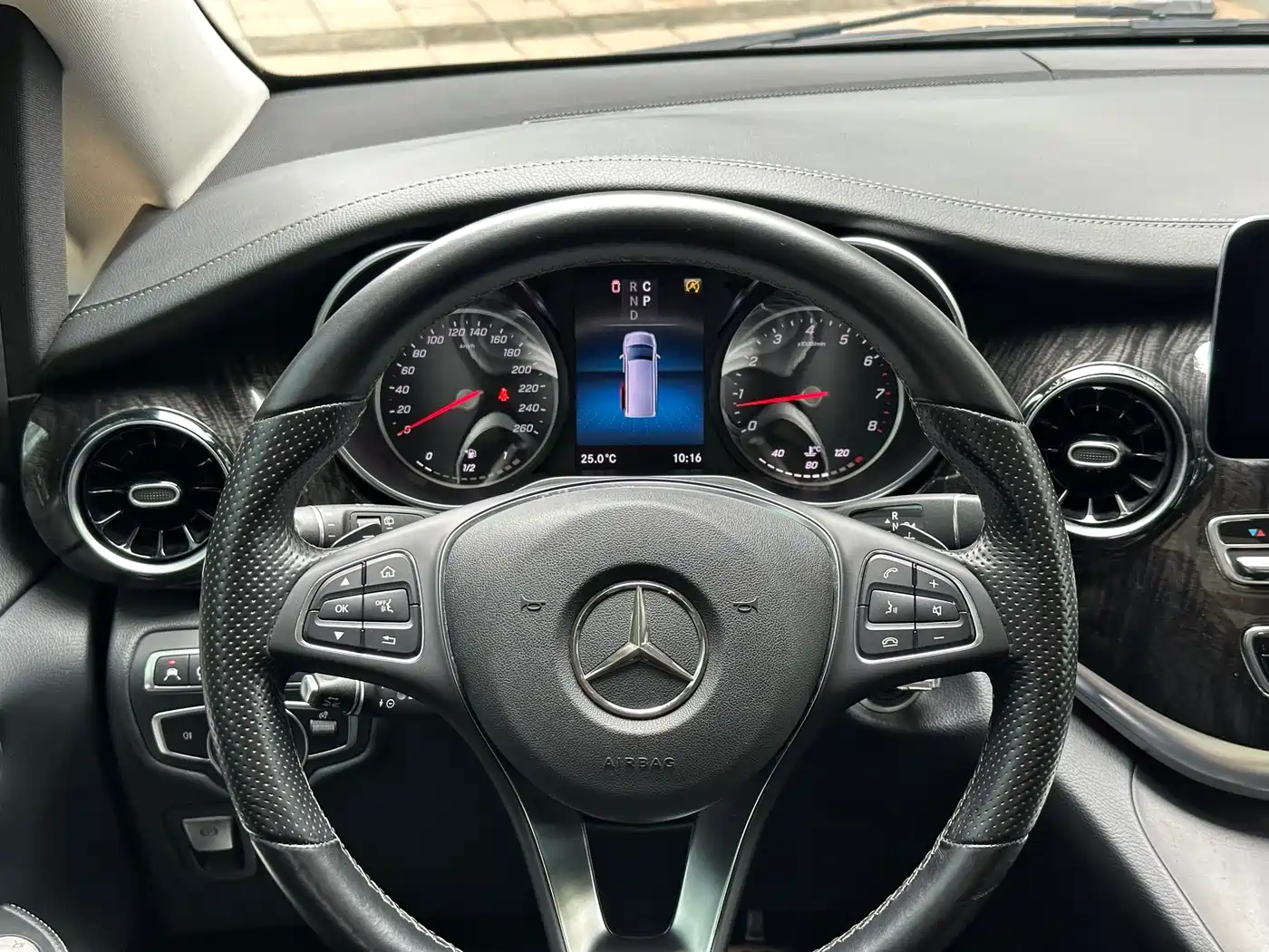 Mercedes-Benz V-Class 2020 Model V 260 L Long Wheelbase Luxury фото 18