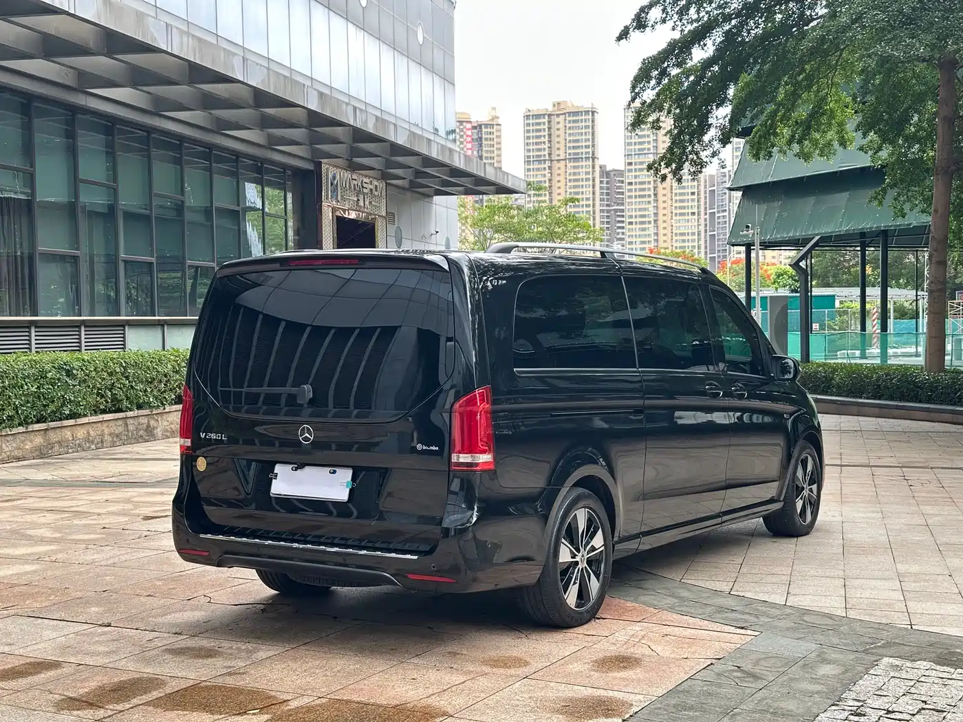 Mercedes-Benz V-Class 2020 Model V 260 L Long Wheelbase Luxury фото 24