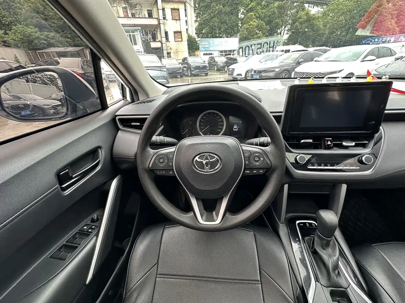 Toyota Frontlander 2023 2.0L CVT Leading Edition фото 14