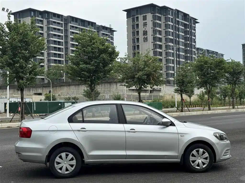 Photo 13 - Volkswagen Jetta
