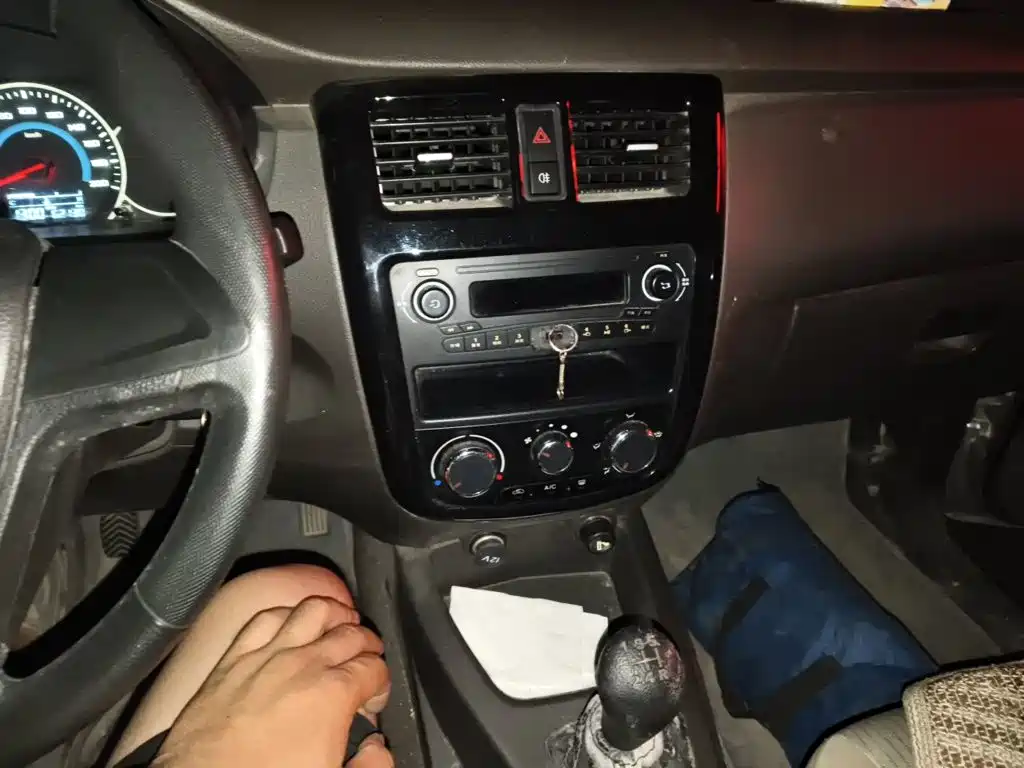 Wuling Motors Wuling Rongguang V 2017 2018 1.5L Standard