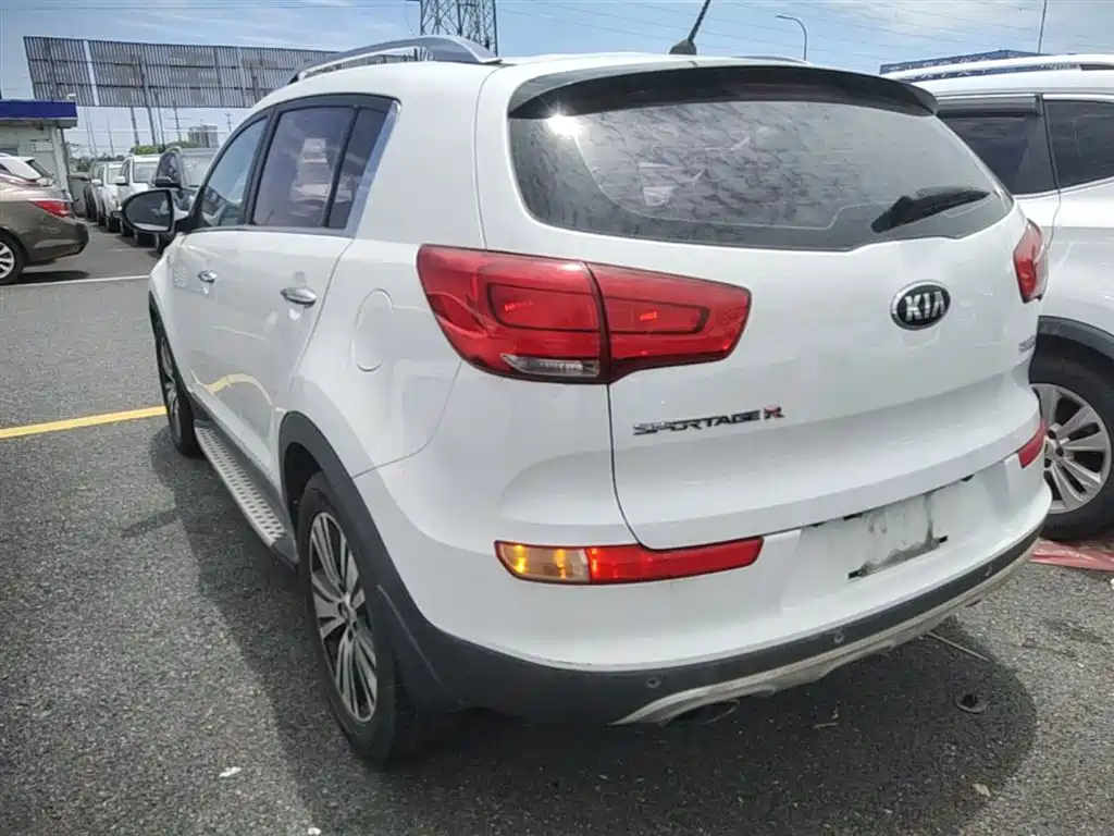 Kia Sportage 2015 2.0L Automatic 2WD GLS фото 5