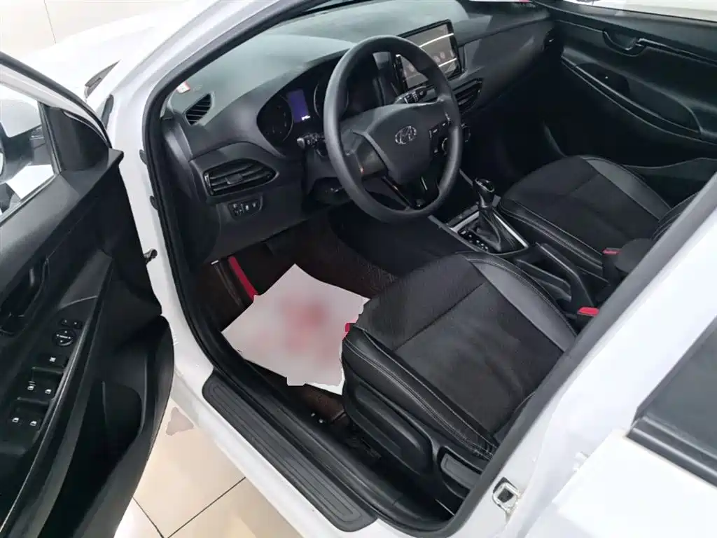 Hyundai Elantra 2018 1.6L Automatic Pleasing Edition GL China VI фото 16