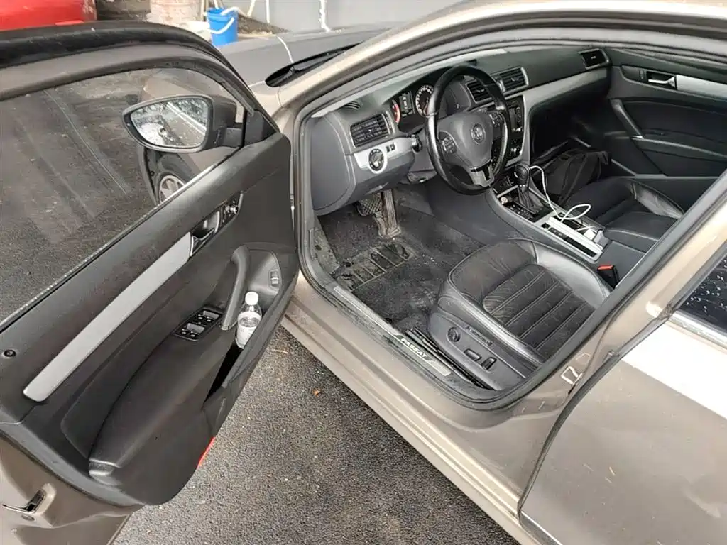 Volkswagen Passat 2015 1.8TSI DSG Prestige Edition фото 16