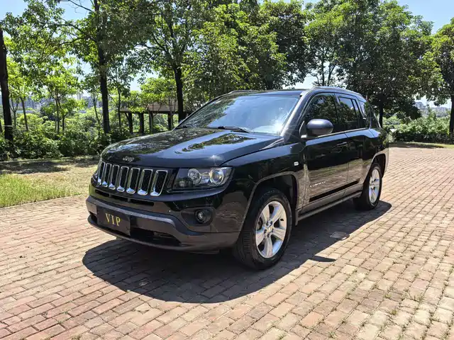 Jeep Compass (Import) 2014 2.4L 4WD Luxury Edition