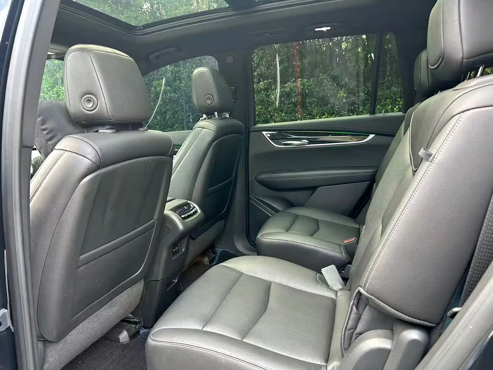 Фото 6 - Cadillac XT6