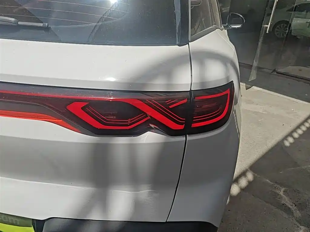 BYD Yuan UP 2024 401KM Leading Edition фото 8