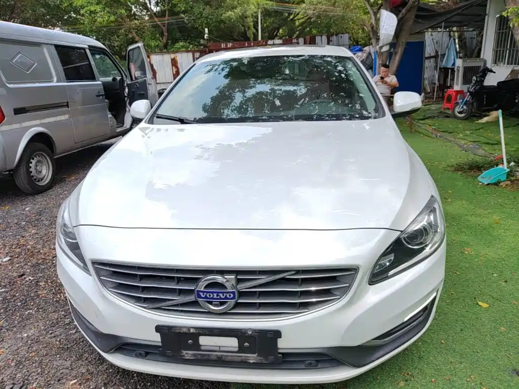 Фото 3 - Volvo S60