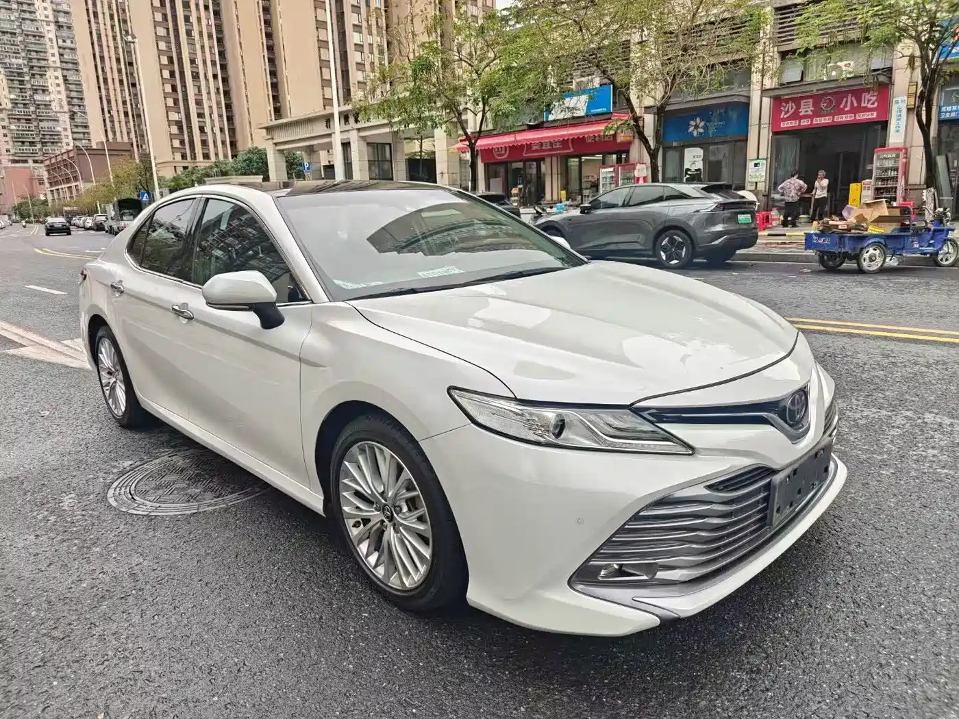 Toyota Camry 2019 2.5G Luxury Edition China VI фото 3