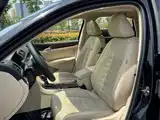 صورة 13 - Volkswagen Passat