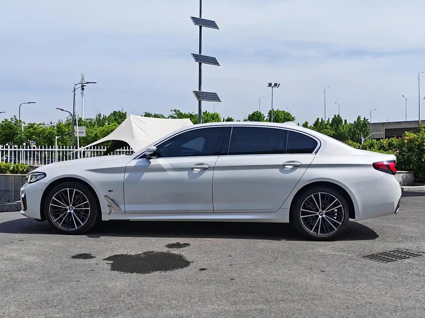 BMW 5 Series 2022 530Li Leading M Sport Package фото 8
