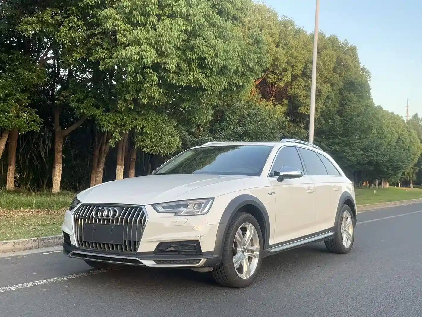 Audi A4 (Import) 2018 2017 45 TFSI allroad quattro Fashion