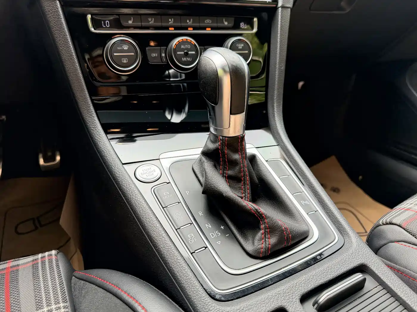 Volkswagen Golf GTI 2018 2.0TSI GTI фото 13